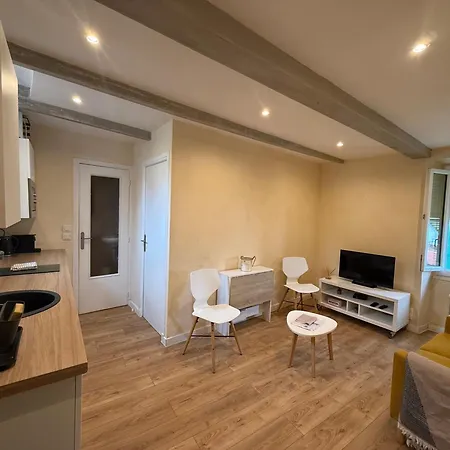 Sejour Authentique Avec Vue A マントン